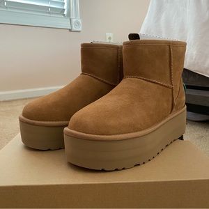 ugg classic mini platform boots (chestnut) // size 8